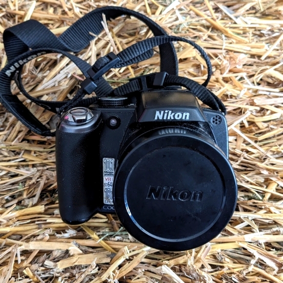 Vintage Nikon Coolpix P80 10.1 MP Digital Camera | 18x Zoom 27-486mm - Picture 3 of 9